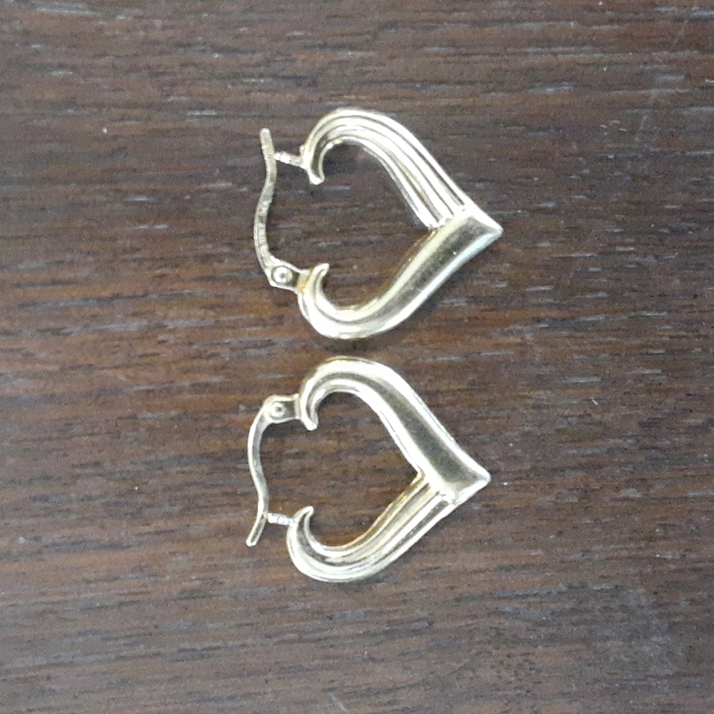 14kt Heart Shape Valentines Gold Pierced Earrings